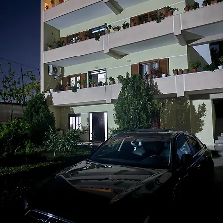 With Garden View Pensión *