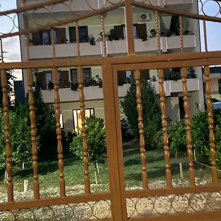 With Garden View Kamez