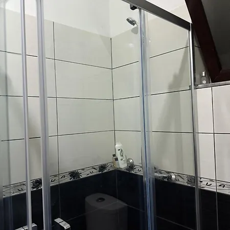 Pensión With Garden View