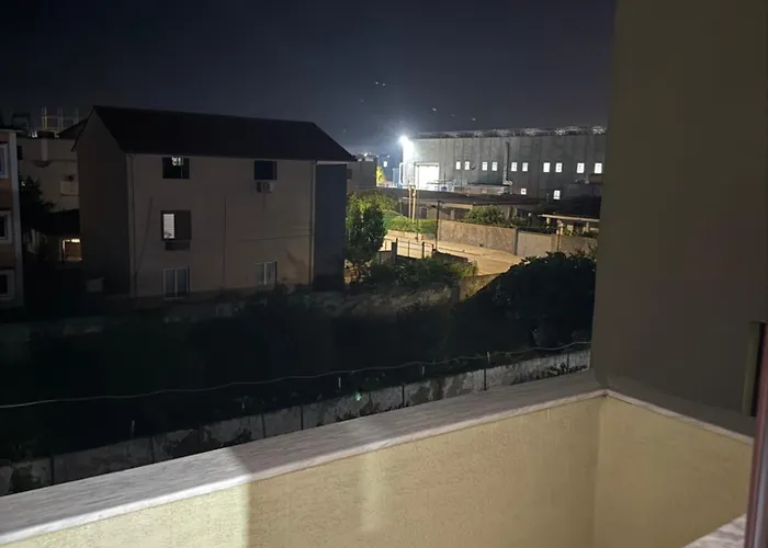 With Garden View * Kamëz